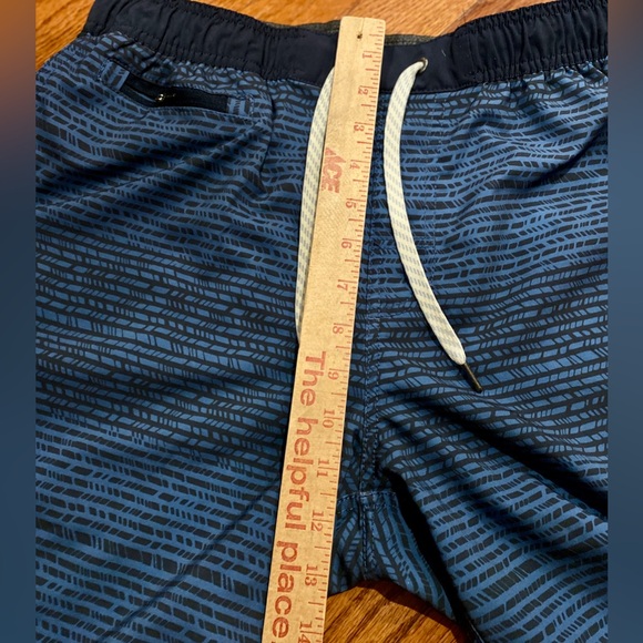 Vuori Blue and black striped swim shorts size L - Picture 9 of 17